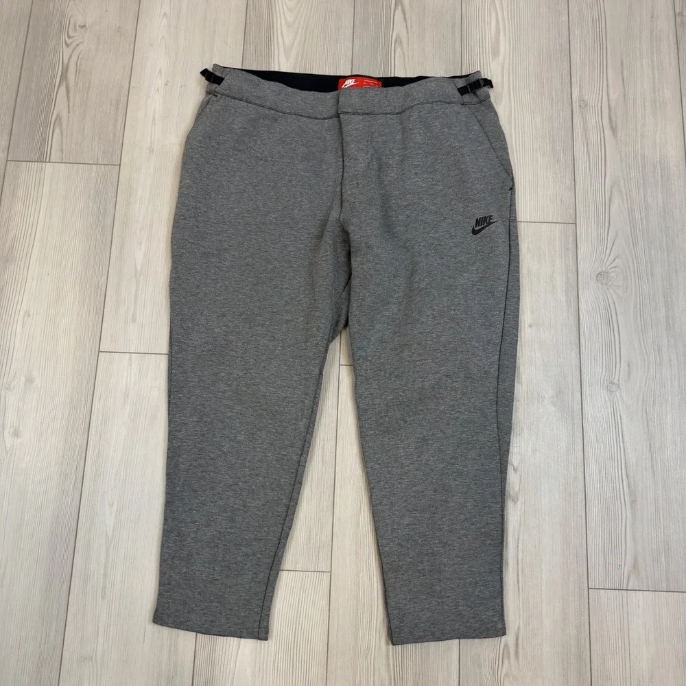 Nike sportswear tech